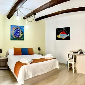 a-room-de-scugnizzi-naples.hotels-amalfi.com/