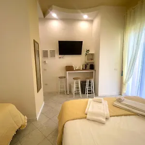 terrazza-garibaldi.hotels-amalfi.com/